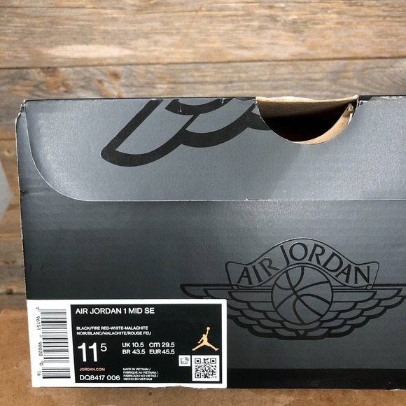 Size 11.5- Air Jordan 1 SE Mid Christmas Black Fire Red Malachite Used With Box - Picture 10 of 10